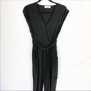Carly Jean LA Black Full Length Jumpsuit. Size Large